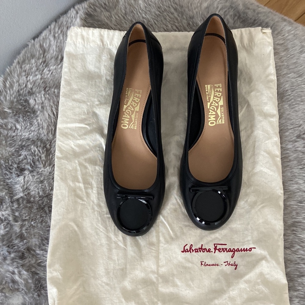 Salvatore Ferragamo Black Leather Block Heel Pumps - Picture 5 of 5
